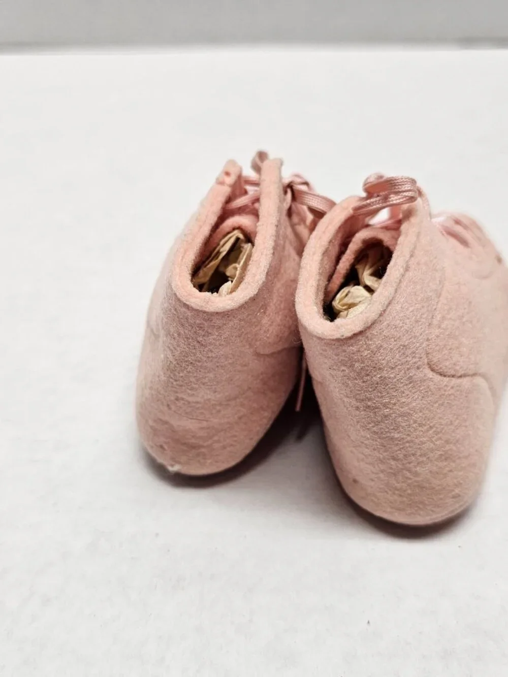 Vintage Infant Baby Deer Pink Felt Wool Satin Lace Made in Farmington USA Shoes